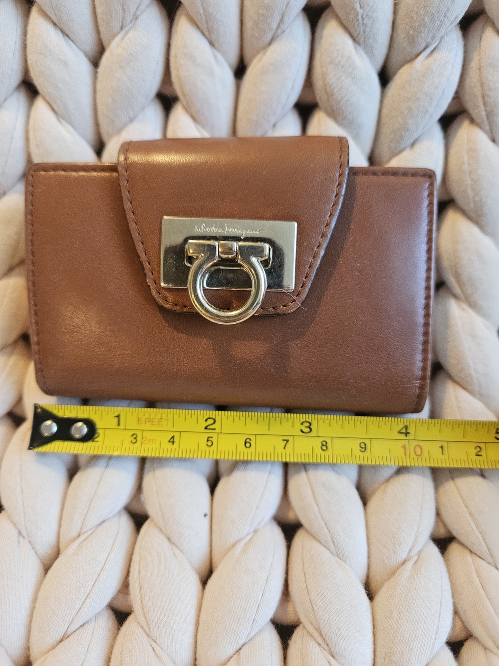Salvatore Ferragamo Tan Brown Leather Key holder with Gold Gancini - Picture 2 of 4